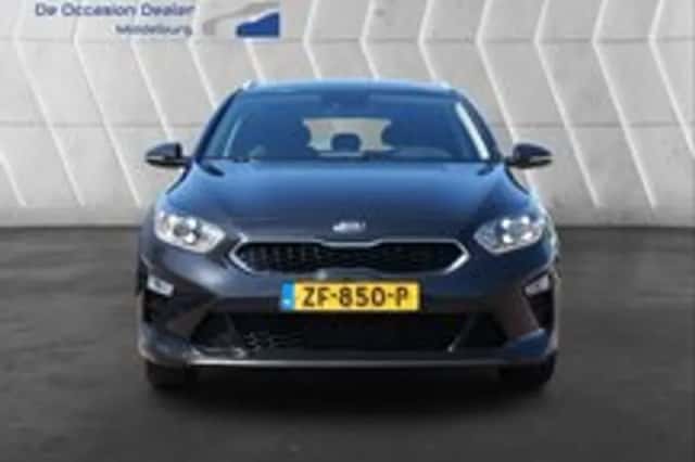 Kia Ceed Sportswagon (2019) thumbnail 3