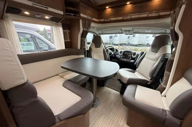 Carthago C-Tourer (2016) thumbnail 2