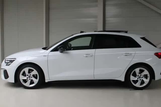 Audi A3 (2021) thumbnail 3