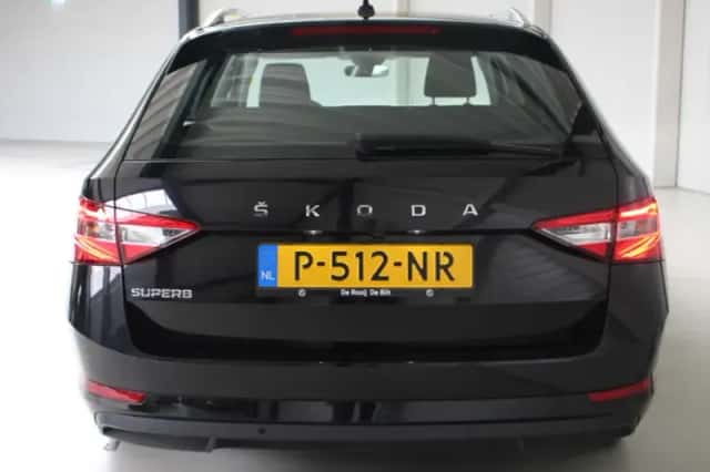Škoda Superb (2022) thumbnail 5