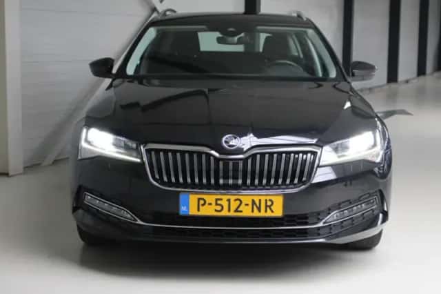 Škoda Superb (2022) thumbnail 8