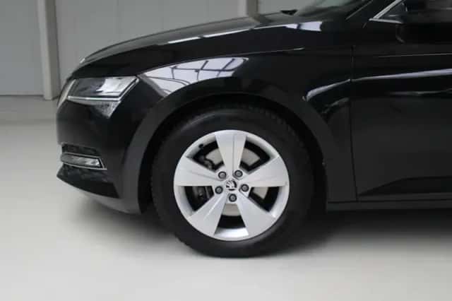 Škoda Superb (2022) thumbnail 9