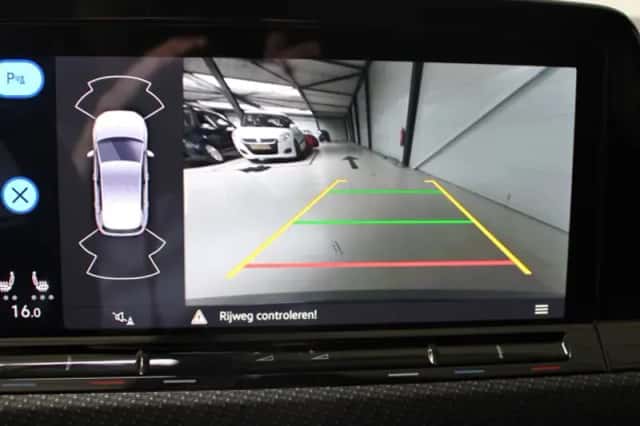 Volkswagen Golf (2021) thumbnail 23