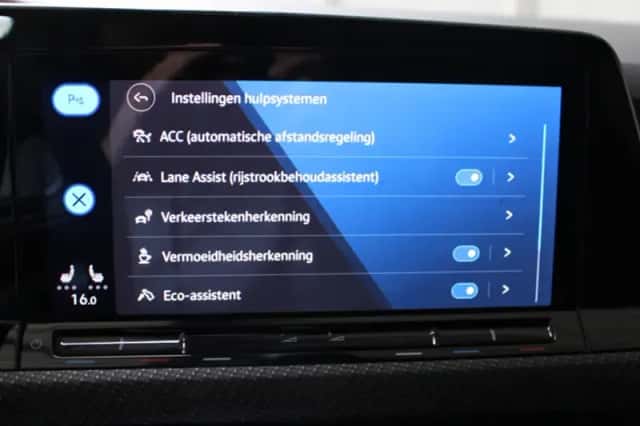 Volkswagen Golf (2021) thumbnail 24