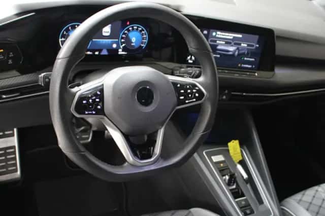Volkswagen Golf (2021) thumbnail 9