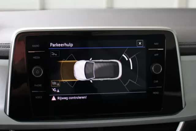 Volkswagen T-Roc (2025) thumbnail 17