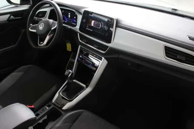 Volkswagen T-Roc (2025) thumbnail 8