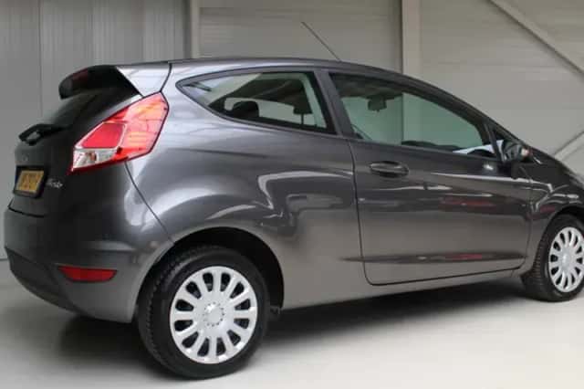 Ford Fiesta (2016) thumbnail 3