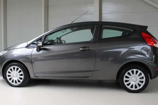 Ford Fiesta (2016) thumbnail 5