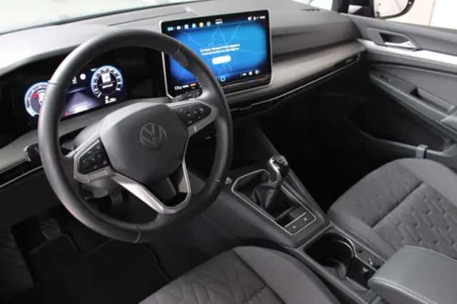 Volkswagen Golf (2024) thumbnail 12