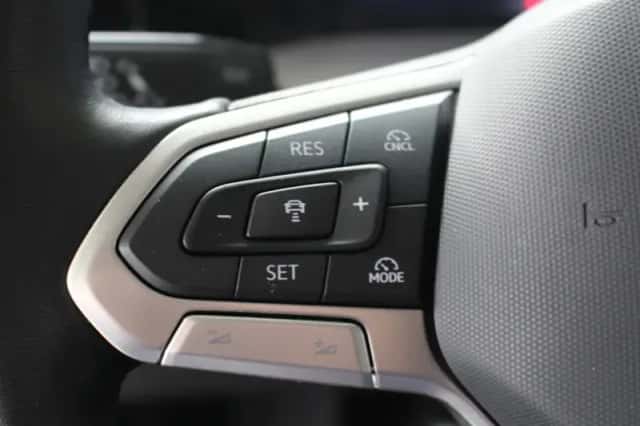 Volkswagen Golf (2024) thumbnail 14