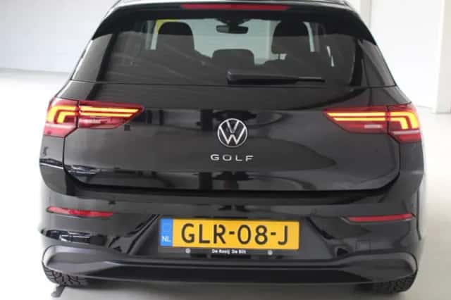 Volkswagen Golf (2024) thumbnail 5