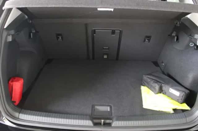 Volkswagen Golf (2024) thumbnail 6