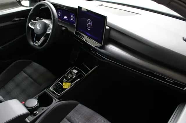 Volkswagen Golf (2025) thumbnail 6