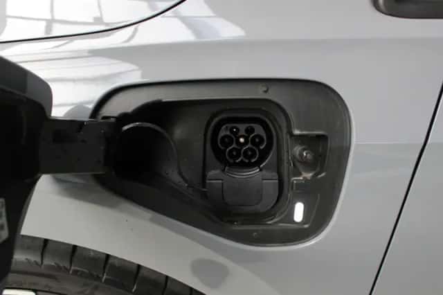 Volkswagen Golf (2025) thumbnail 9