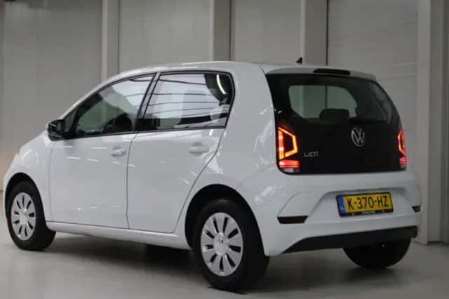 Volkswagen Up! (2021) thumbnail 4