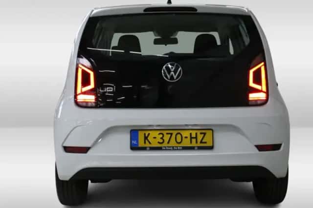 Volkswagen Up! (2021) thumbnail 5