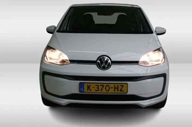 Volkswagen Up! (2021) thumbnail 6