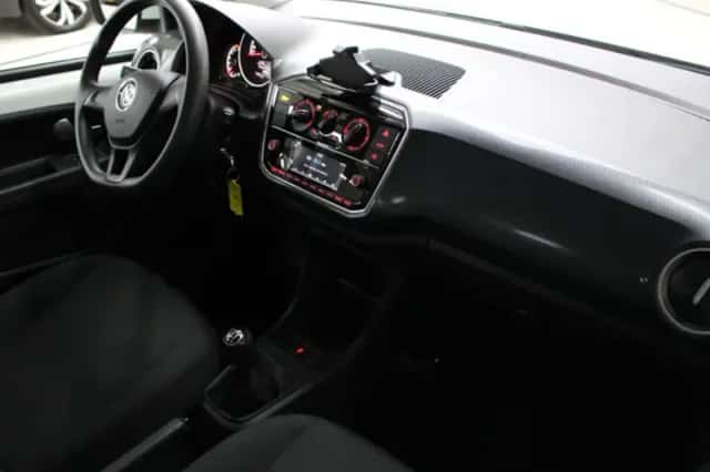 Volkswagen Up! (2021) thumbnail 7