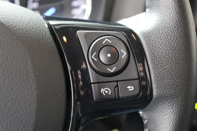 Toyota Yaris (2018) thumbnail 13