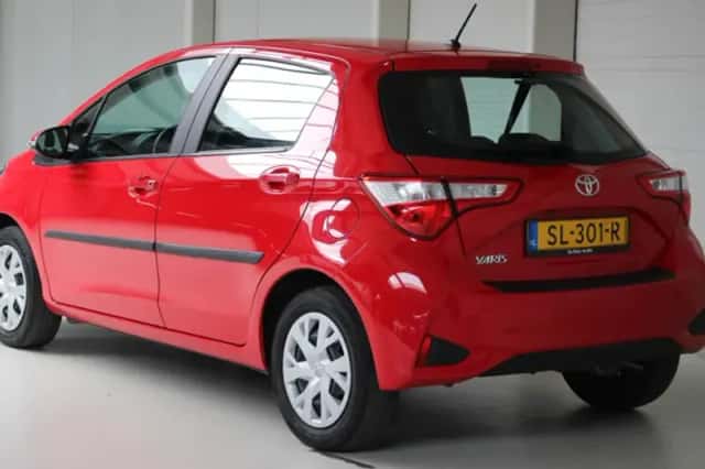 Toyota Yaris (2018) thumbnail 4