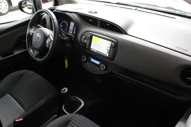 Toyota Yaris (2018) thumbnail 7