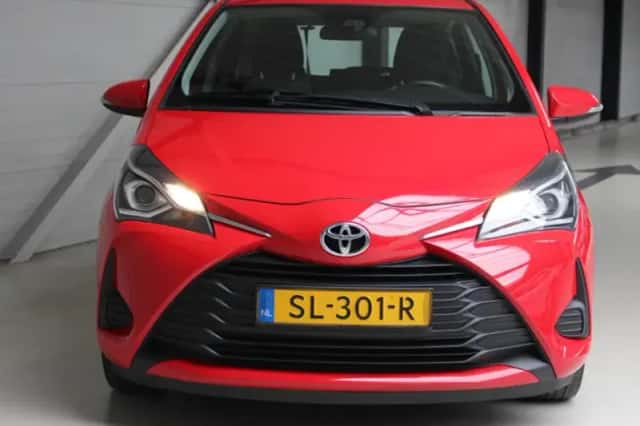 Toyota Yaris (2018) thumbnail 8