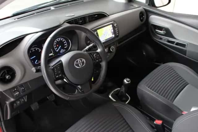 Toyota Yaris (2018) thumbnail 10