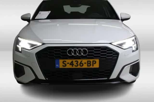 Audi A3 (2023) thumbnail 8