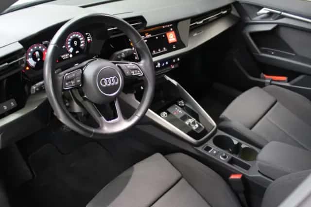 Audi A3 (2023) thumbnail 10