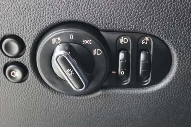 MINI Cooper (2024) thumbnail 13