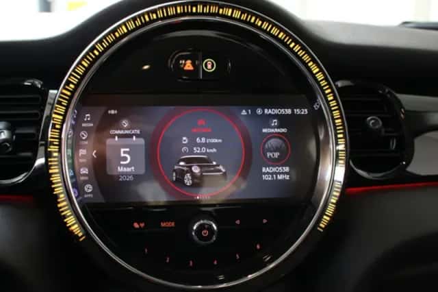 MINI Cooper (2024) thumbnail 16