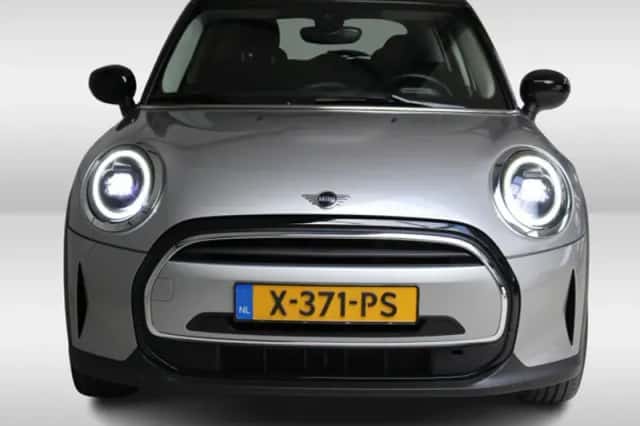 MINI Cooper (2024) thumbnail 8