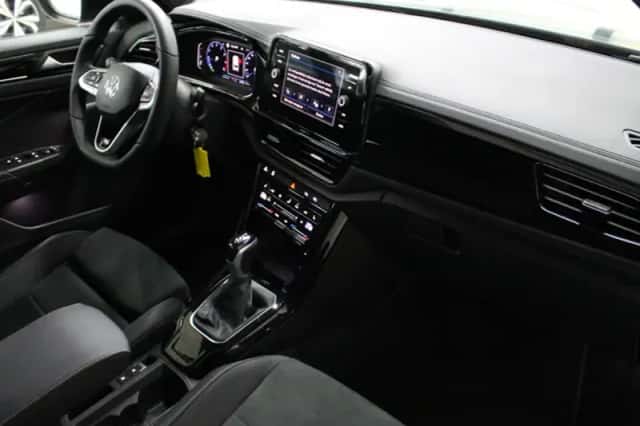Volkswagen T-Roc (2025) thumbnail 8
