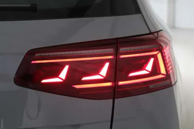 Volkswagen Passat (2023) thumbnail 5