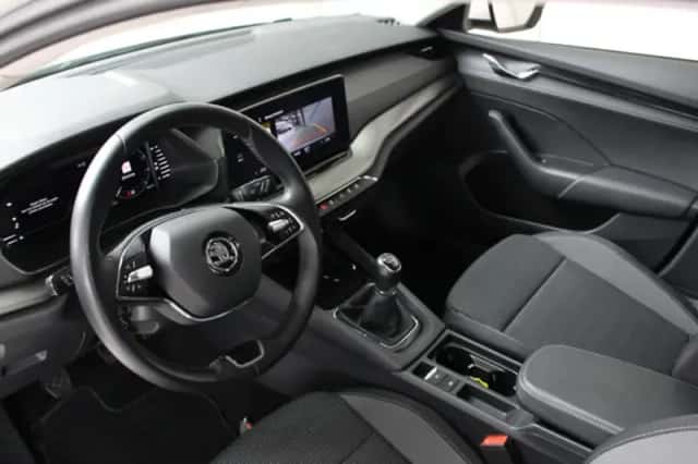 Škoda Octavia (2021) thumbnail 12