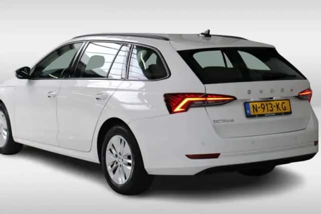 Škoda Octavia (2021) thumbnail 4