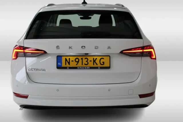 Škoda Octavia (2021) thumbnail 5