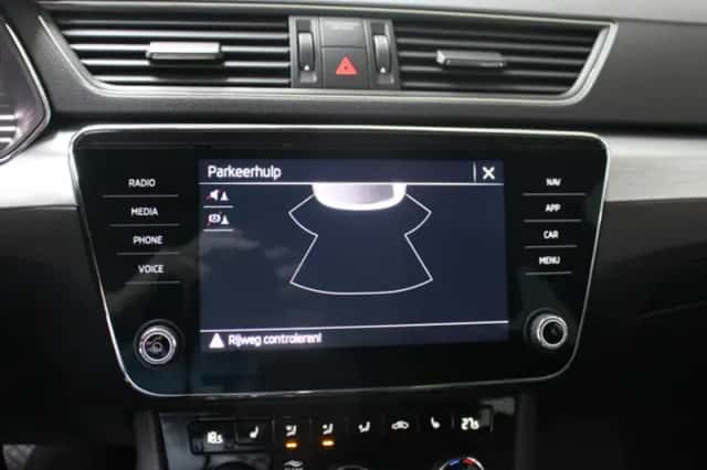 Škoda Superb (2023) thumbnail 18