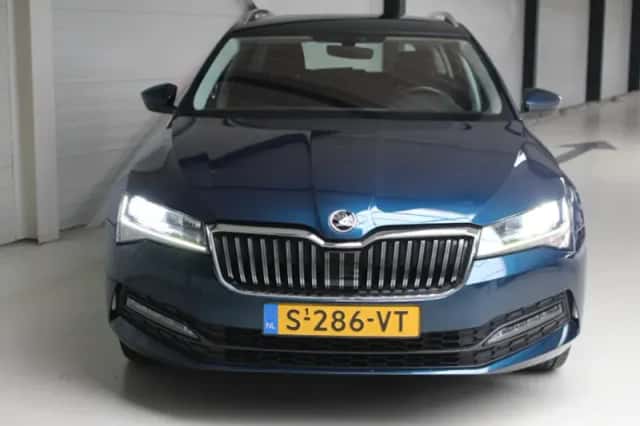 Škoda Superb (2023) thumbnail 9