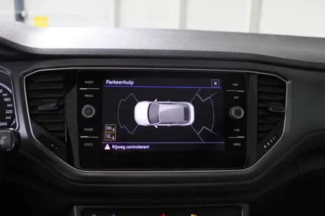 Volkswagen T-Roc (2021) thumbnail 15