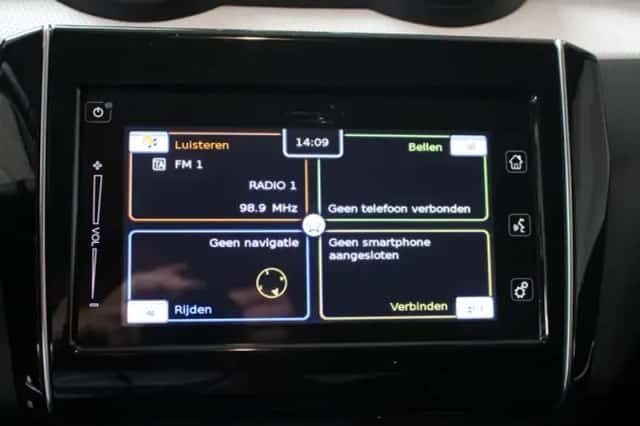 Suzuki Swift (2020) thumbnail 12