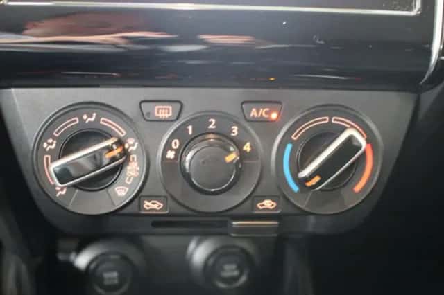 Suzuki Swift (2020) thumbnail 15