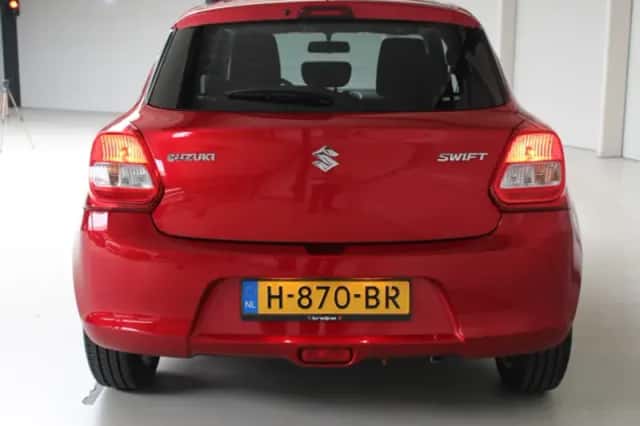 Suzuki Swift (2020) thumbnail 5