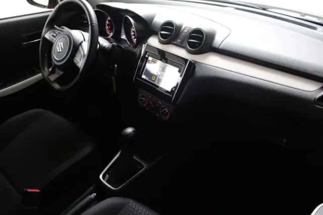 Suzuki Swift (2020) thumbnail 6