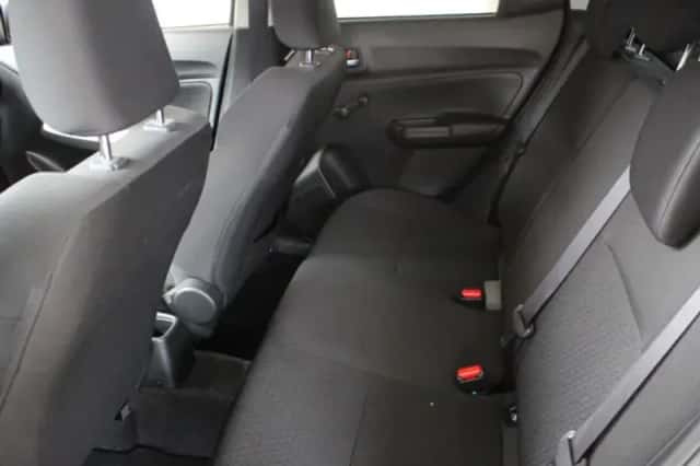 Suzuki Swift (2020) thumbnail 8