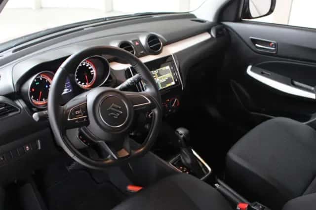 Suzuki Swift (2020) thumbnail 9