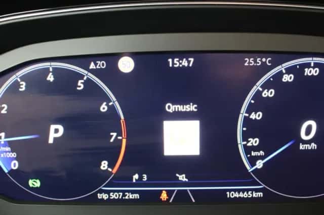 Volkswagen Passat (2022) thumbnail 3