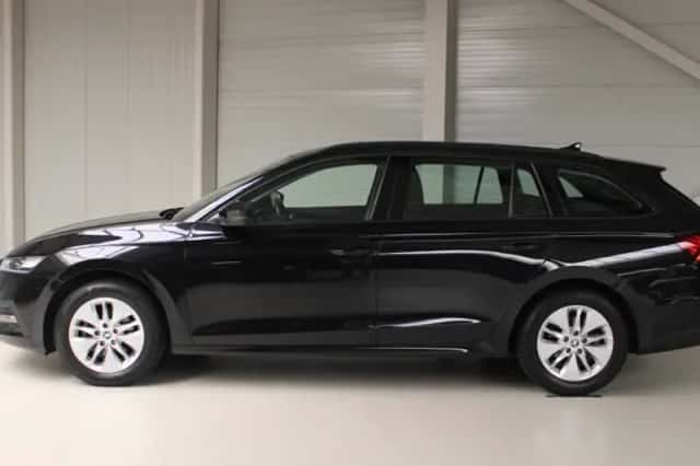 Škoda Octavia (2022) thumbnail 3