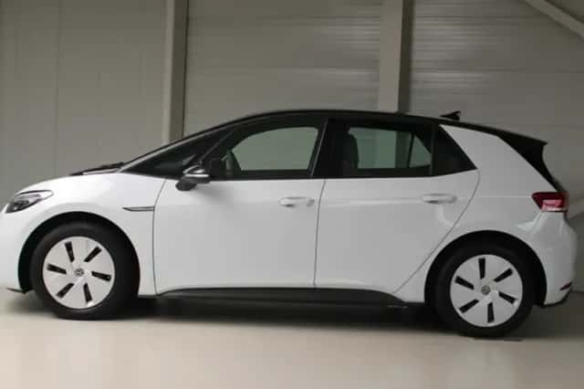 Volkswagen ID.3 (2023) thumbnail 3